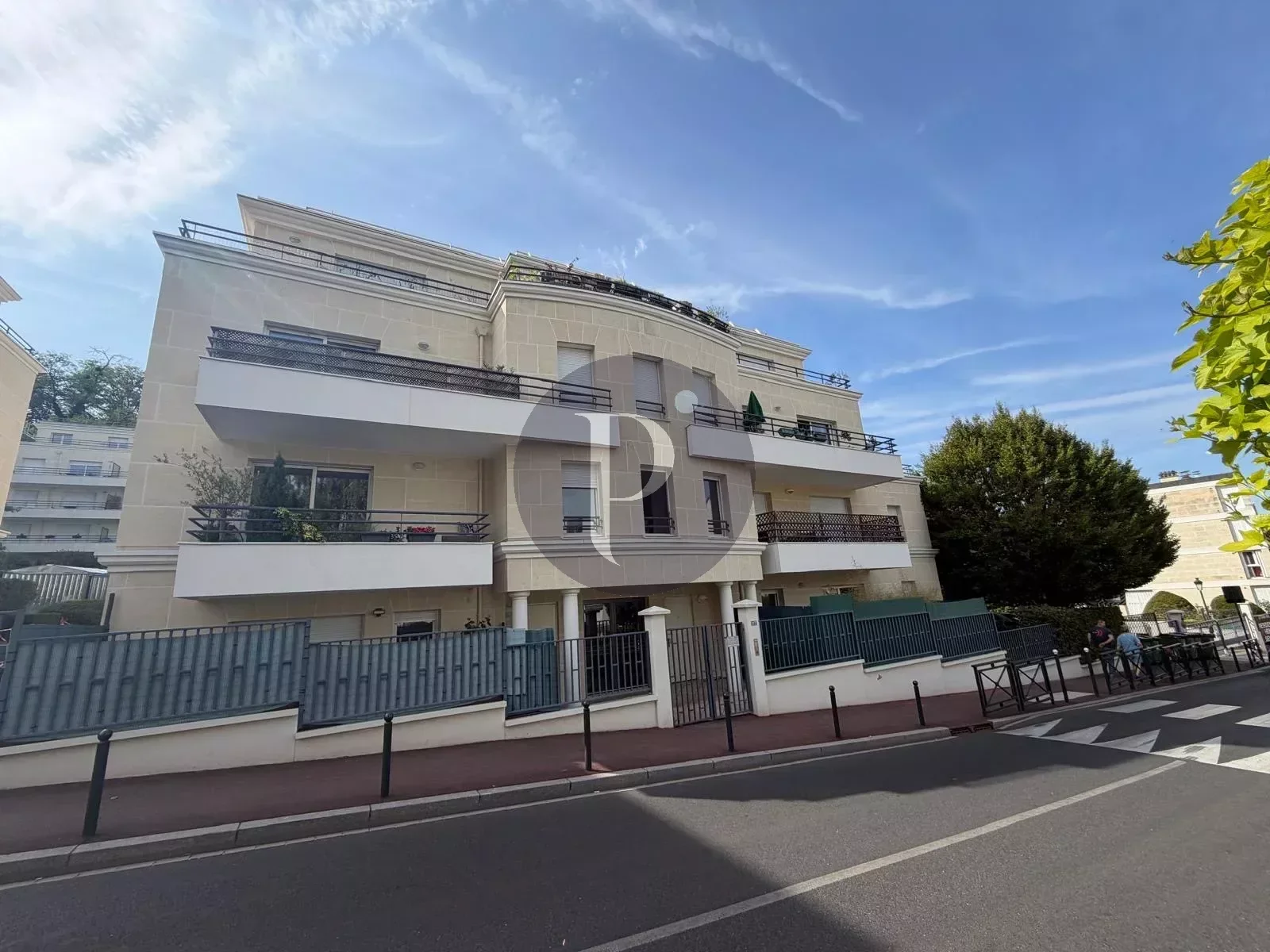 location-appartement-1-piece-le-plessis-robinson-87230432