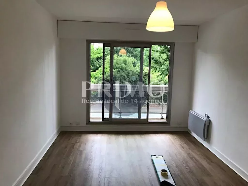 location-appartement-2-pieces-lhay-les-roses-83877449
