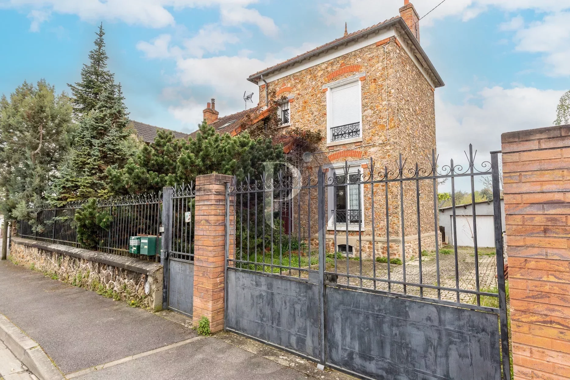 vente-maison-5-pieces-verrieres-le-buisson-84544446